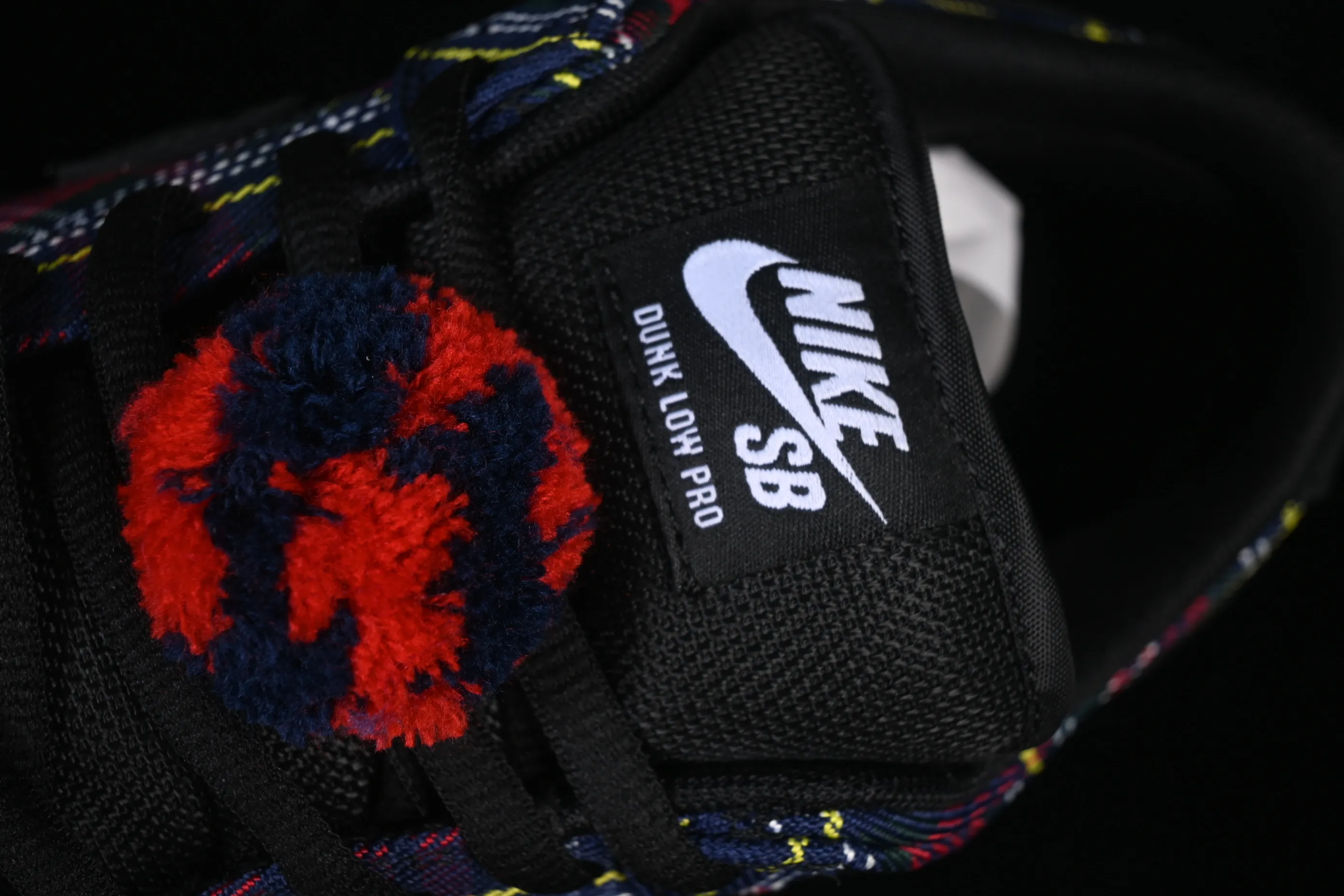 All categories Nk SB Dunk series Nk SB Dunk Low low-top sneakers Nike SB Dunk Low "Nardwuar" joint model Scottish plaid low-top casual skateboard shoes II1493-600